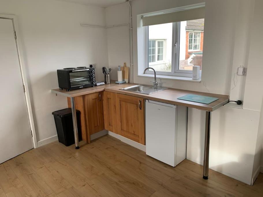 Claypits 1 Bedroom Annex, Private Bathroom, Peaceful Area מראה חיצוני תמונה